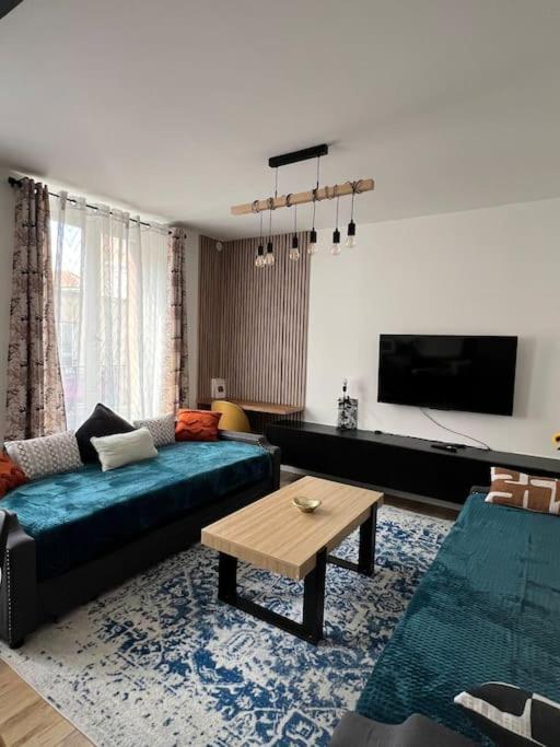 Appartement Proche De Paris, Parking Prive à Le Kremlin-Bicêtre Extérieur photo