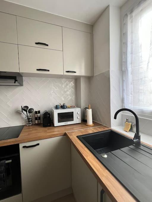 Appartement Proche De Paris, Parking Prive à Le Kremlin-Bicêtre Extérieur photo